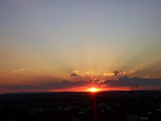 Obraz premium Atardecer desde la ventana. Foto tomada en Guadalajara, España