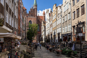 Fototapeta na wymiar Mariacka Street, the main shopping street for the amber and jewelry in the old hanseatic city of Gdansk, Poland.