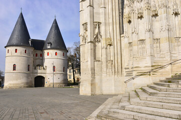 Le Musée de l'Oise derrière la cathédrale Saint-Pierre à Beauvais (60000), département de l'Oise en région Hauts-de-France, France