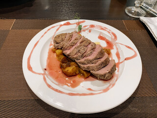 duck breast with pears in raspberry sauce