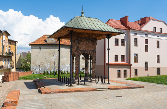 Bima z synagogi w Tarnowie