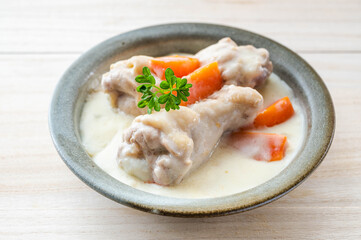 鶏手羽元のクリーム煮