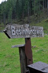 wegweiser im pinnistal