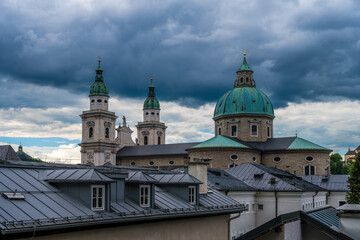 Fototapeta na wymiar cathedral city of salzburg