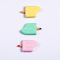 Marcadores escolares. Resaltadores