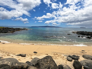 Fototapeta na wymiar Beautiful surf and sand - Hawaii