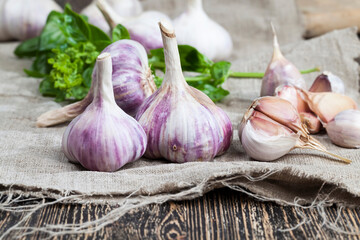 divided into garlic cloves