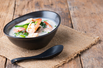 Phak Lieng Tom Kati Goong , Melindjo leaves in coconut milk soup with prawn