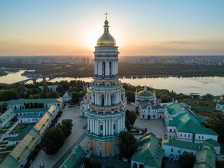 Obraz premium Kiev Pechersk Lavra at dawn. Clear morning. Aerial drone view.
