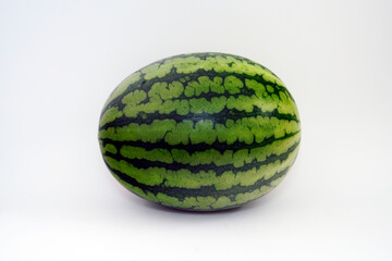 ラグビーボール型のスイカ（ひとりじめロング）