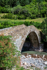 The old "Pon Nou" crossing the Aragon River was built in 16th Century. At that time it was known as the "Pen Noull (new bridge). Later it was given different names: "Canfranc Bridge", "Lower Bridge"