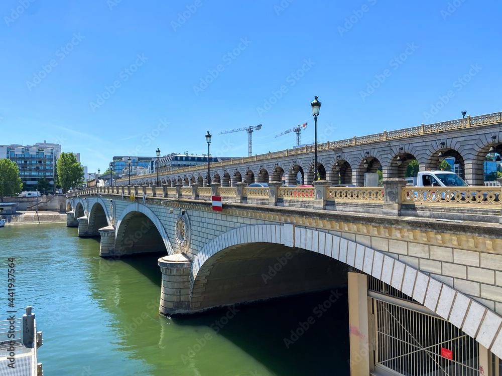 Poster Pont sur la Seine, quartier de Bercy à Paris