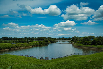 Fototapeta premium 北浦川と穏やかな空