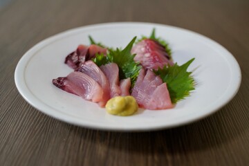 ビンナガマグロの刺身