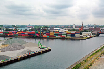 Dortmund Hafen - Container und altes Hafenamt