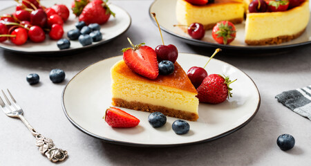 Souffle cheesecake dessert with fresh berries .