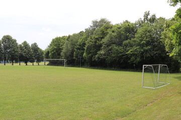 Fu&szlig;ballplatz . Fu&szlig;balltor. Spielfeld.