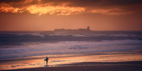 Fototapeta na wymiar Sunset surf