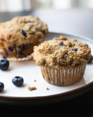 Blueberry crumble muffins with brown sugar