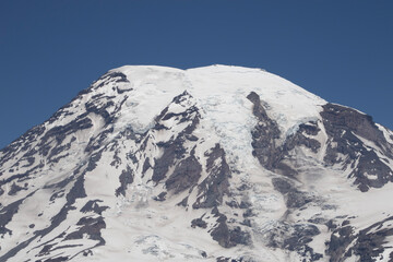Fototapeta na wymiar snow covered mountains, Mt Rainier