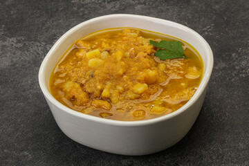 Pea soup with smoked meat