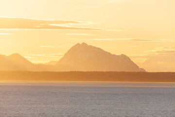 Fototapeta na wymiar Sunset in Alaska