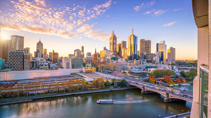 Fototapeta na wymiar Downtown Melbourne city skyline cityscape of Australia at sunset