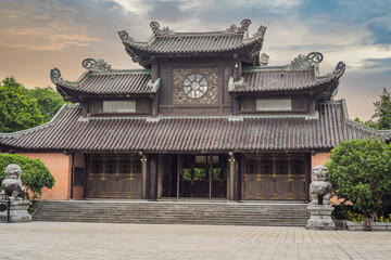 Obraz premium Temple tower of Bai Dinh pagoda in Ninh Binh, Vietnam