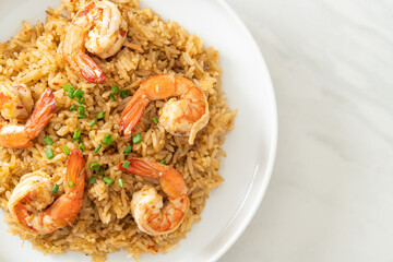 garlic fried rice with shrimps