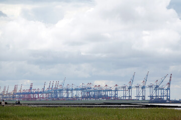 Fototapeta na wymiar Containerterminal in Bremerhaven