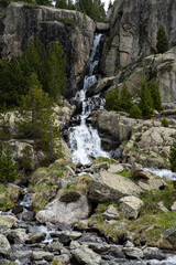 Cascada en el Pirineo catalan (vall de boi)