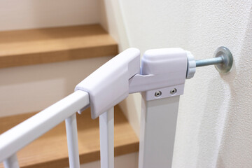 階段に設置したベビーゲート