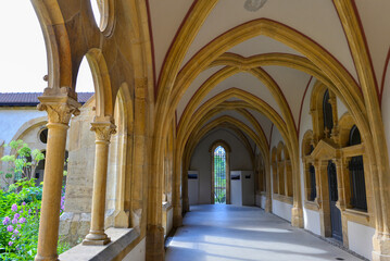 Kreuzgang der Kollegiatkirche Neuenburg in Neuenburg, Schweiz 