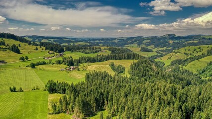 Fototapeta premium Irgendwo im Emmental in der Schweiz, Juni 2021 