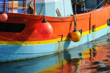 Arrivage des bateaux de pêche dans le port du Guilvinec en pays Bigouden Finistère Cornouaille...