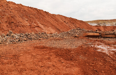 Fototapeta na wymiar open pit for mining bauxite