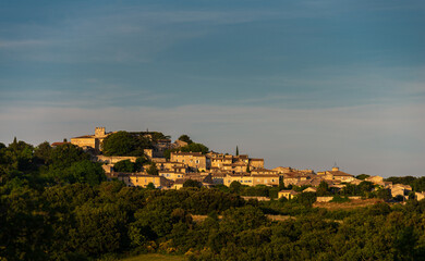 Obraz premium The provencal hilltop village of Murs ,vaucluse provence France in the evening light.