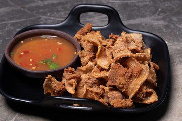 Fried Sliced Pork with Fish Sauce and Spicy Sauce