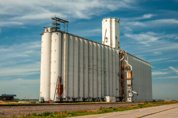 Fototapeta na wymiar Kansas Grain Elevators