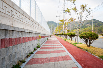 Clean walkway in the industrial estate