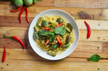 Spaghetti with Chicken Green Curry