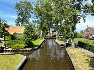 Fototapeta premium canal in Giethoorn
