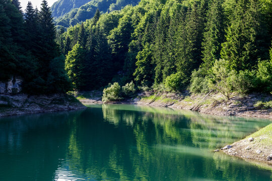 The lake Pra da Stua