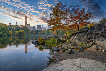 Central Park, New York City at the lake - obrazy, fototapety, plakaty