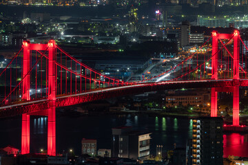 福岡県北九州市の有名な赤い橋「若戸大橋」