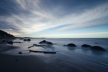 Fototapeta premium long exposure of Moeraki Boulders