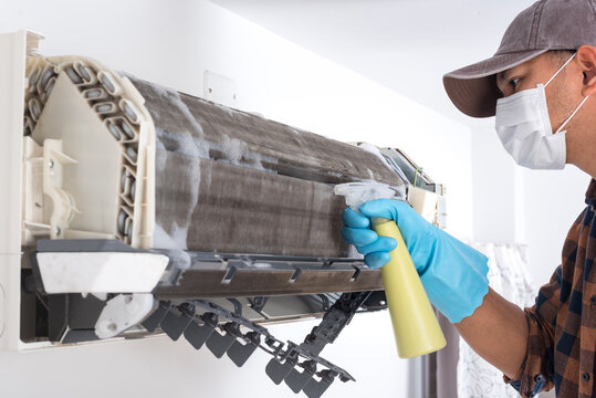 Cleaning air conditioner indoor unit