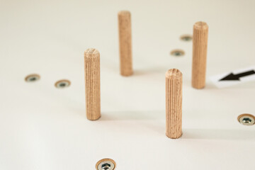 Assembly furniture tool wooden dowel
