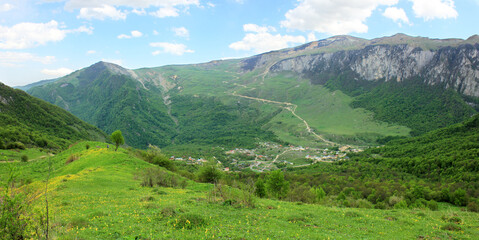 Obraz premium Beautiful fields in the mountains. The village of Gryzdakhnya. Guba region. Azerbaijan.