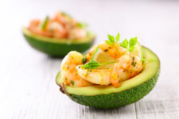 avocado with shrimp and lemon